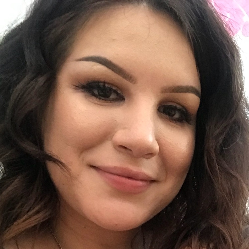 Meet your Posher, Yessenia